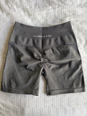 Alphalete Amplify 4.5 Shorts - Titanium